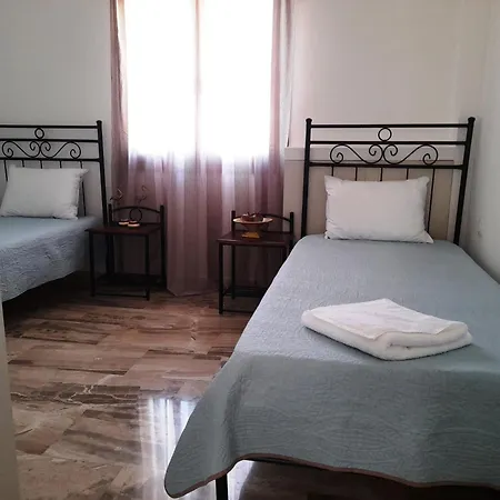 Manolo Saxophone Апартаменти *